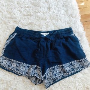 Vineyard Vines Women’s Linen Shorts